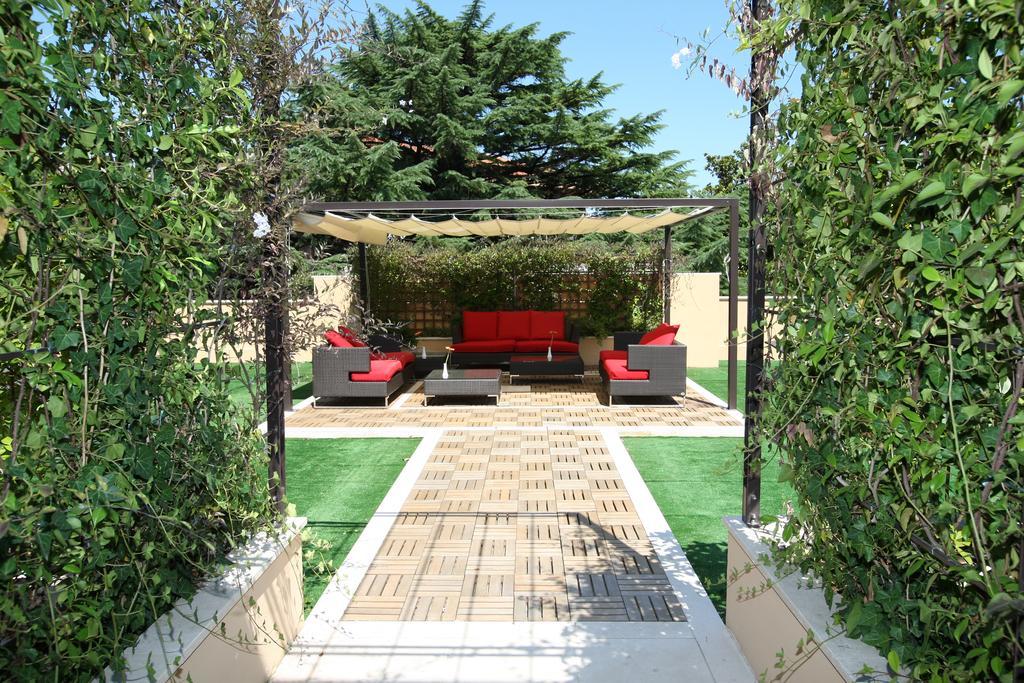 Unahotels Villa Dei Platani Foligno Eksteriør bilde