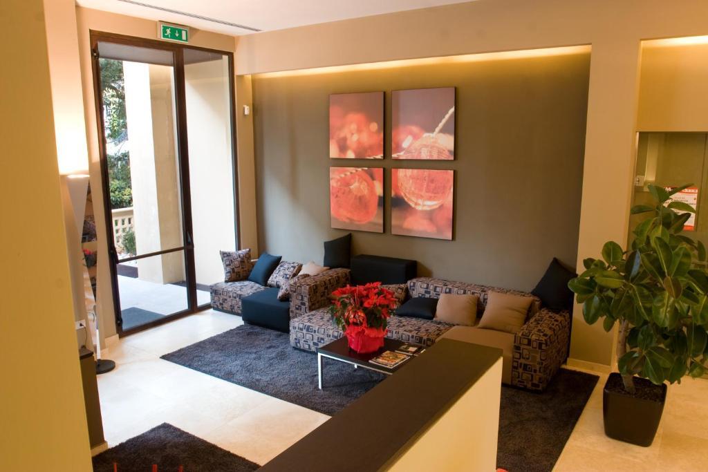 Unahotels Villa Dei Platani Foligno Eksteriør bilde