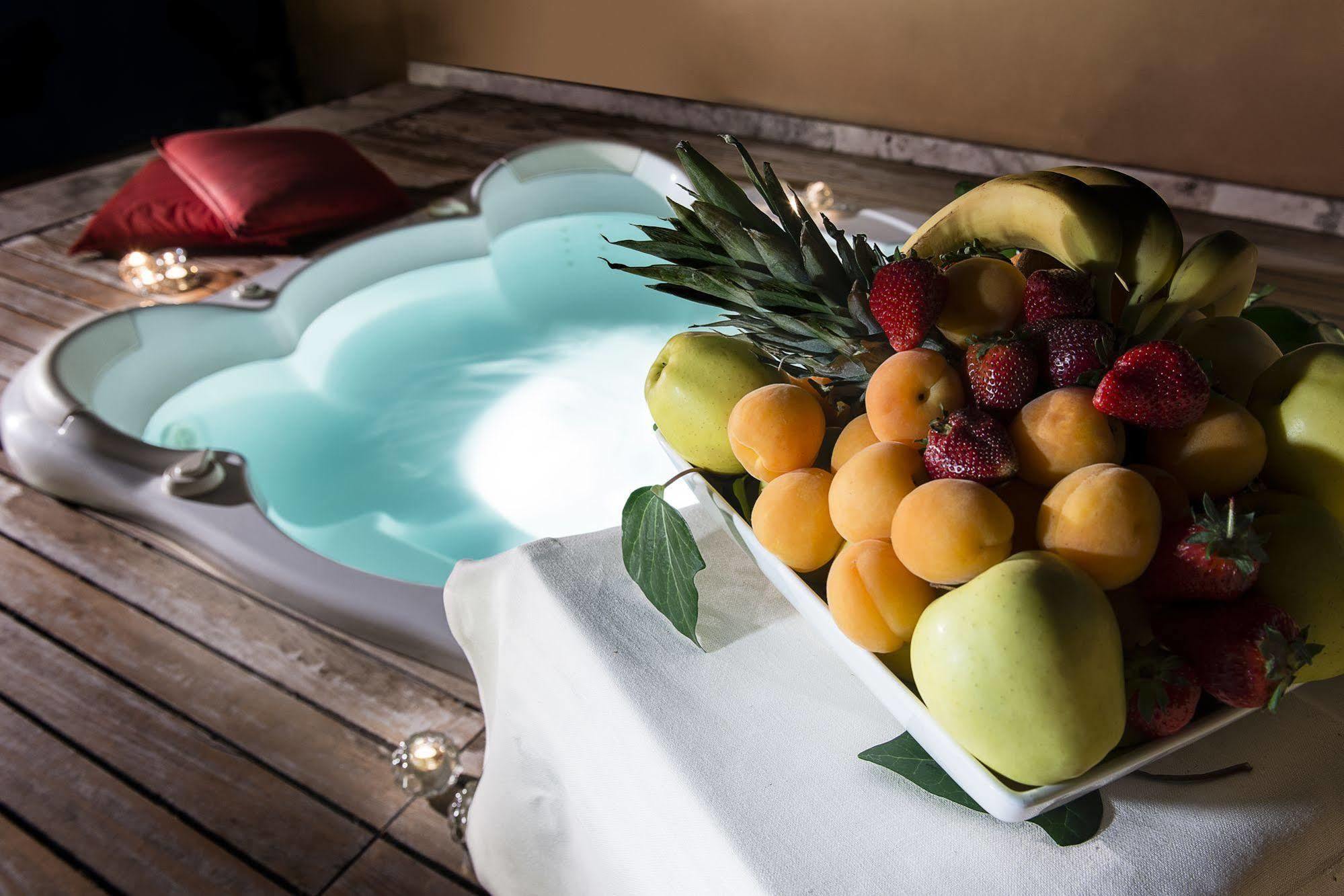 Unahotels Villa Dei Platani Foligno Eksteriør bilde
