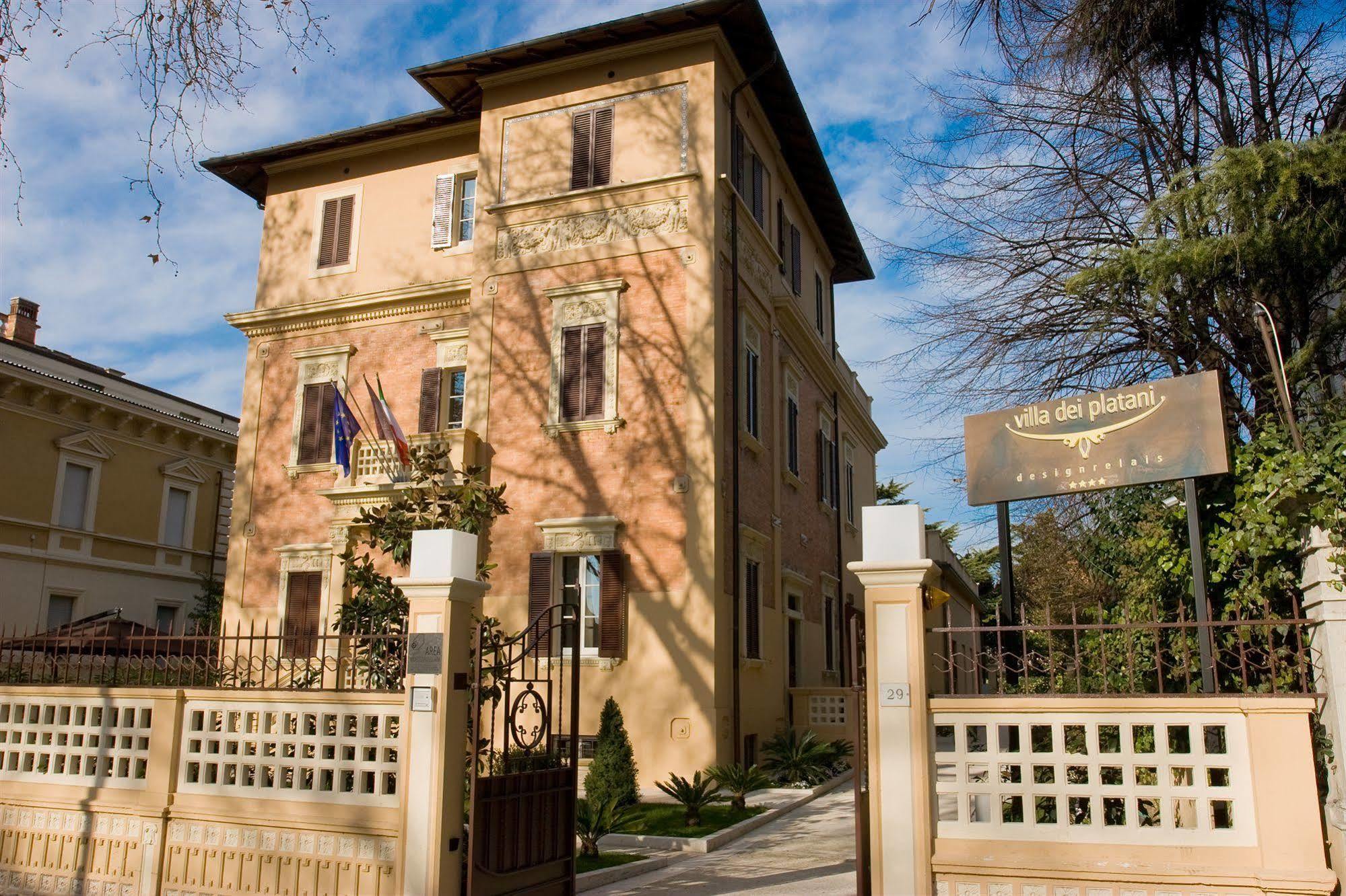 Unahotels Villa Dei Platani Foligno Eksteriør bilde