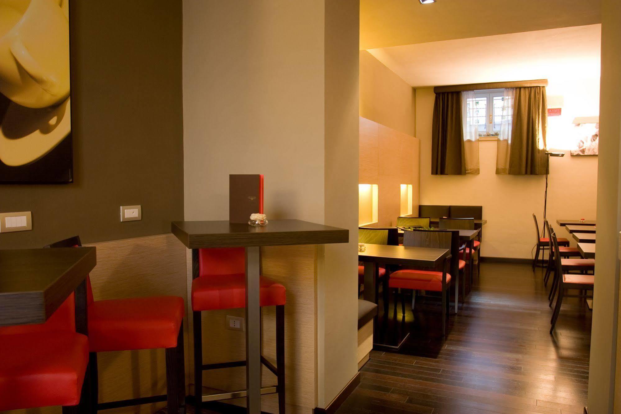Unahotels Villa Dei Platani Foligno Eksteriør bilde